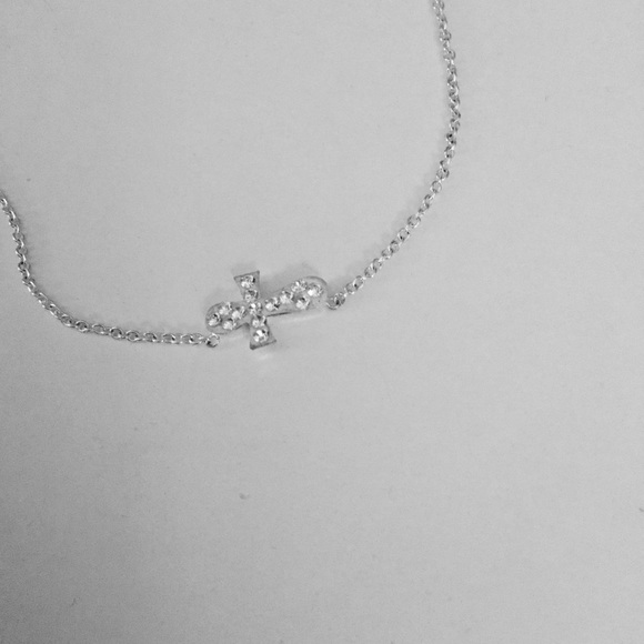 BETSEY JOHNSON SIDEWAYS CRYSTAL CROSS NECKLACE SILVER NWOT - Picture 1 of 6